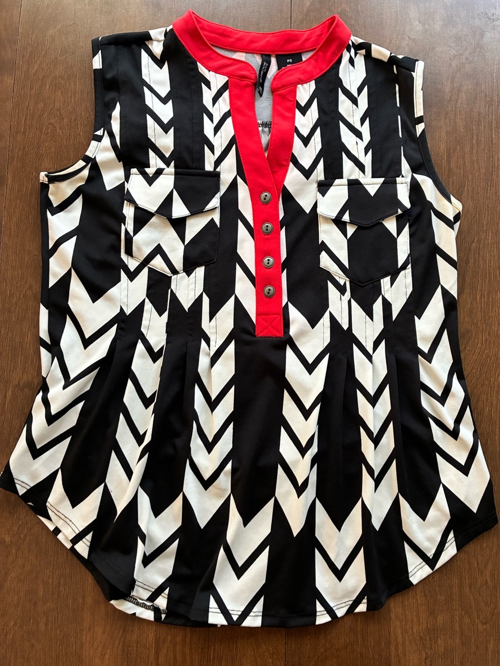 New Directions Black and White Chevron Sleeveless Top with Red Trim